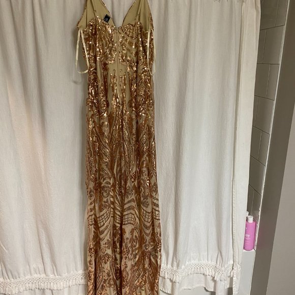 Rose Gold Prom/Formal Dress - Picture 3 of 5